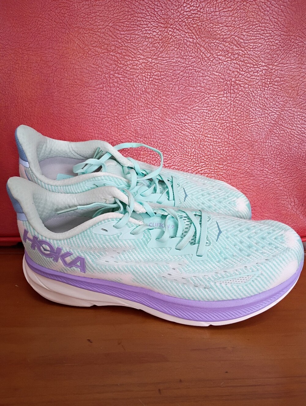 Hoka Clifton 9 Men’s Sneaker - 8.5D